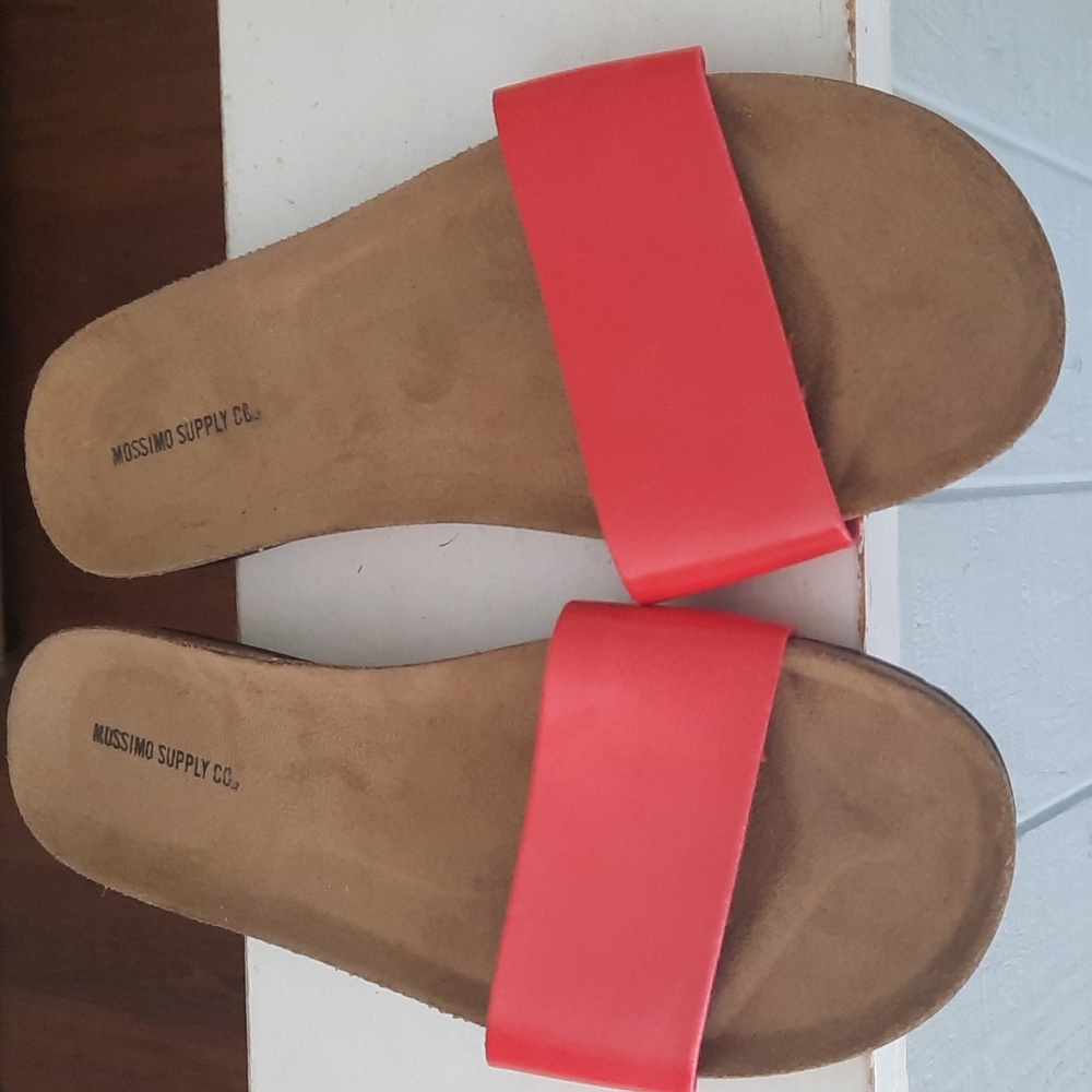 Mossimo slides